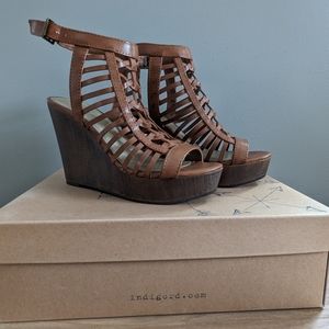 Indigo Wedge light brown size 6